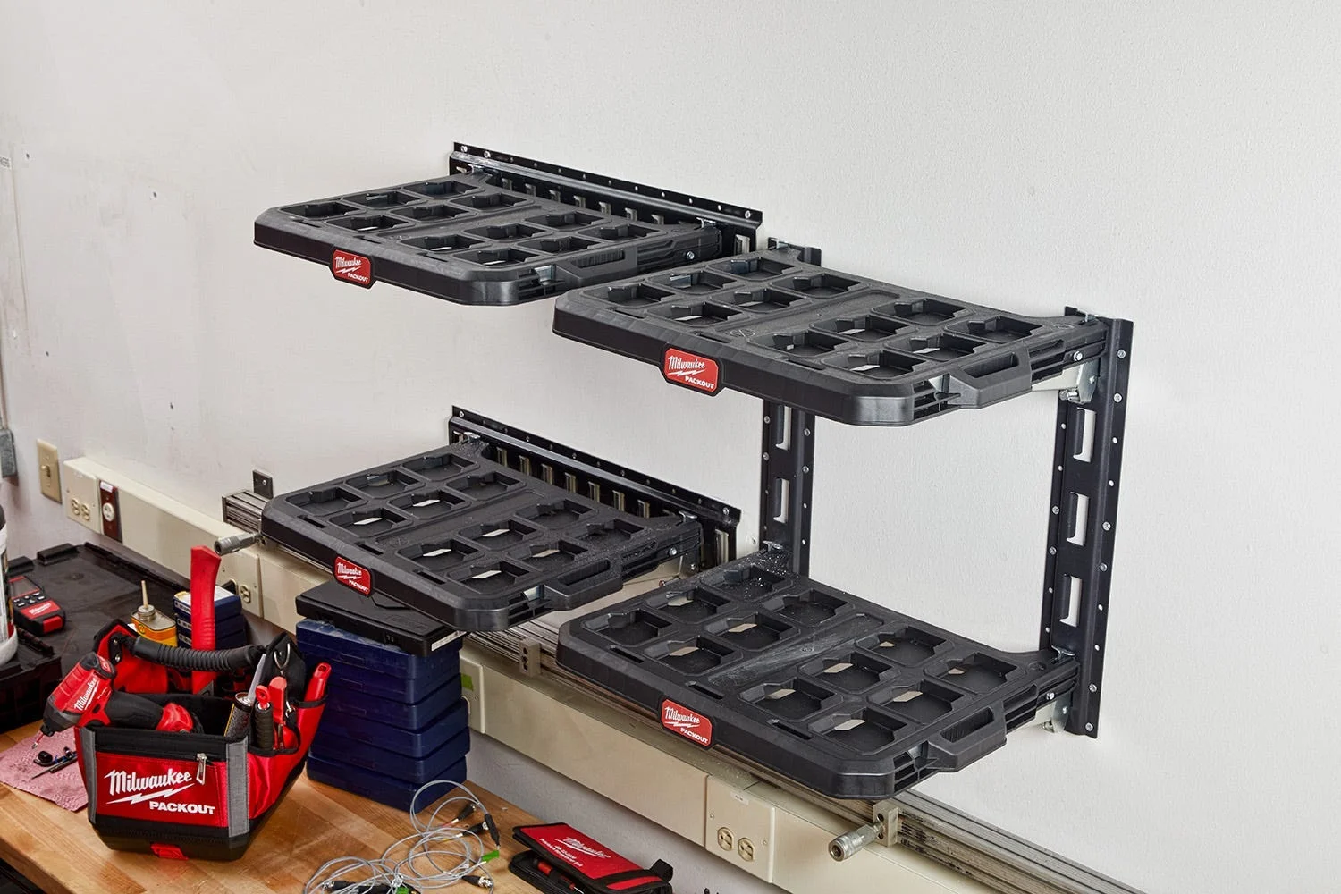 PACKOUT Bộ Giá Đỡ kèm 3 Kệ, E-Tracks và PACKOUT Bảng Gắn 48-22-8480-8481-8485